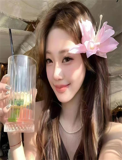 《秘书の条件》叙事手法解析震撼人心的：时间线安排与视角切换技巧探讨